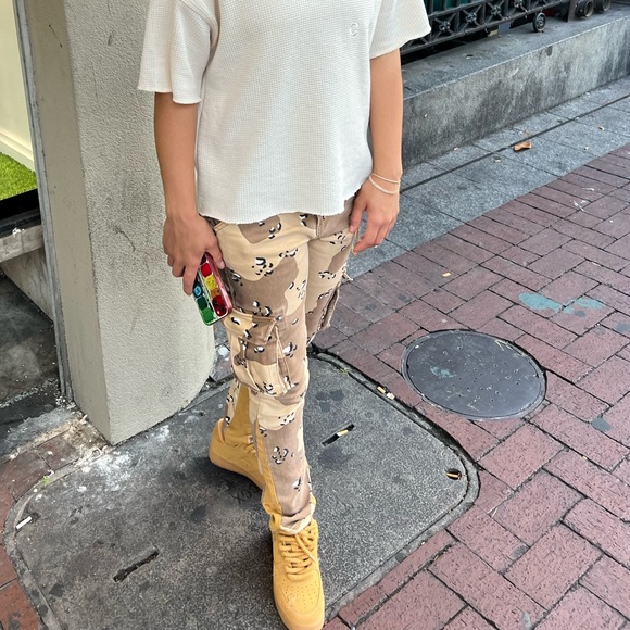 Tennis shoes - Picture 2 of 3